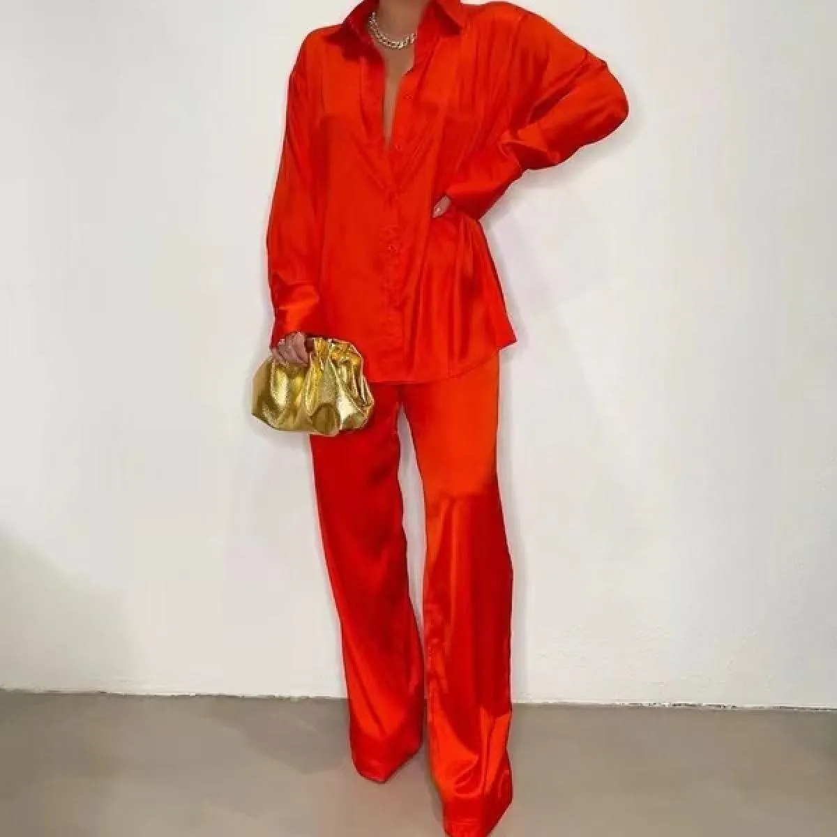 2022 Set coordinati da donna eleganti in raso Camicia a maniche lunghe casual Pantaloni dritti Abito femminile Solido allentato