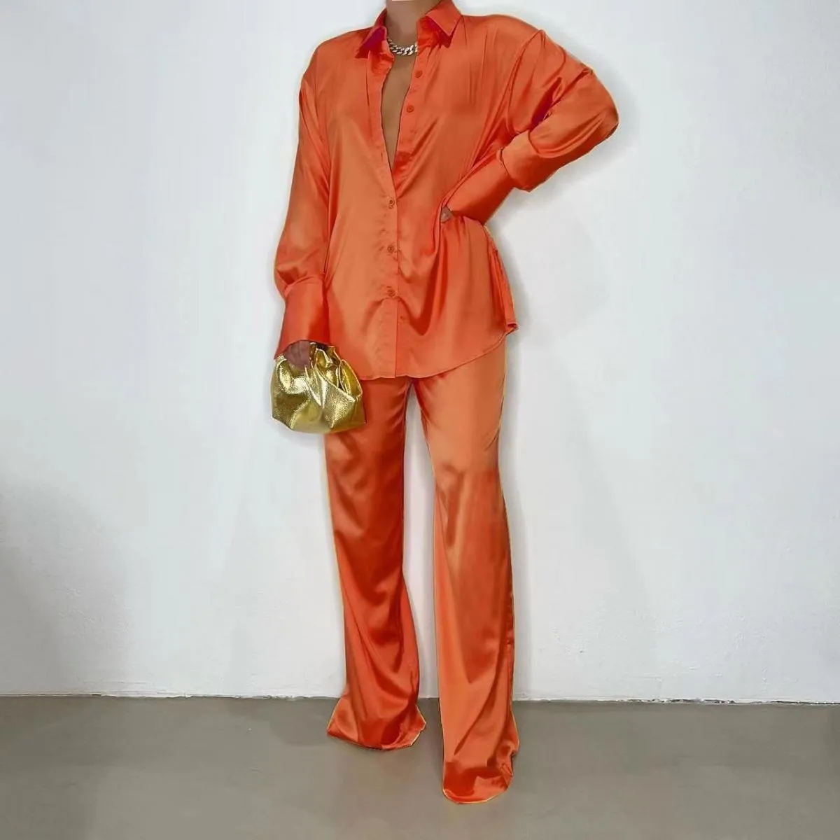 2022 Set coordinati da donna eleganti in raso Camicia a maniche lunghe casual Pantaloni dritti Abito femminile Solido allentato