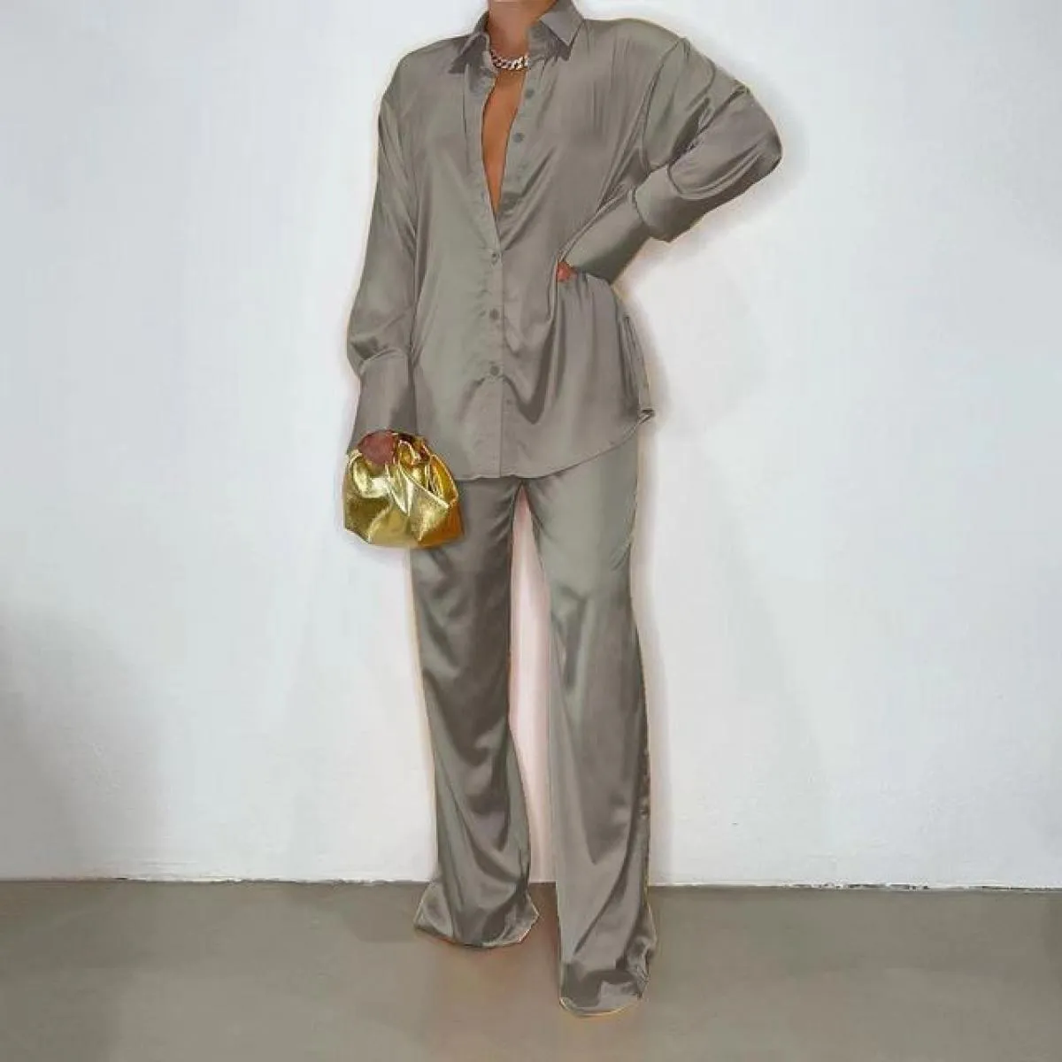2022 Set coordinati da donna eleganti in raso Camicia a maniche lunghe casual Pantaloni dritti Abito femminile Solido allentato