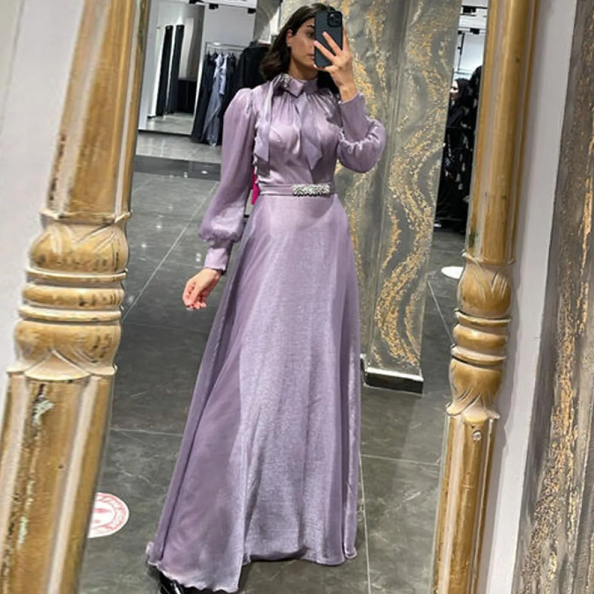 Abiti da sera eleganti viola con linea A 2023 Nuovo arrivo Abiti da cerimonia con maniche lunghe gonfie o collo bordante Custom