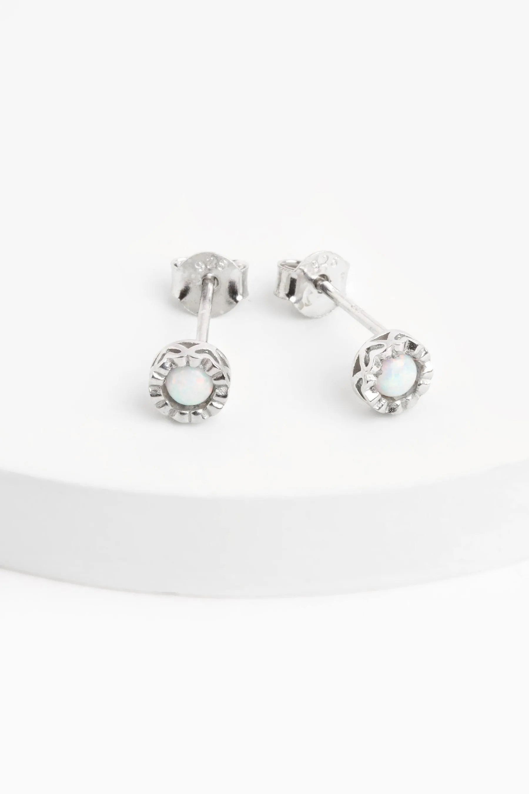 Argento sterling  - Orecchini a bottone con opale luccicante
