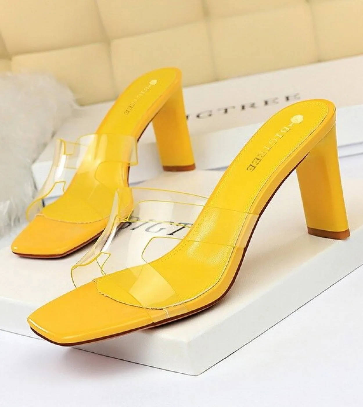 Bigtree Pvc Trasparente Jelly Mules Pantofole Donna Summer Square Open Toes Design Scarpe con tacco alto Sandali con tacco alto