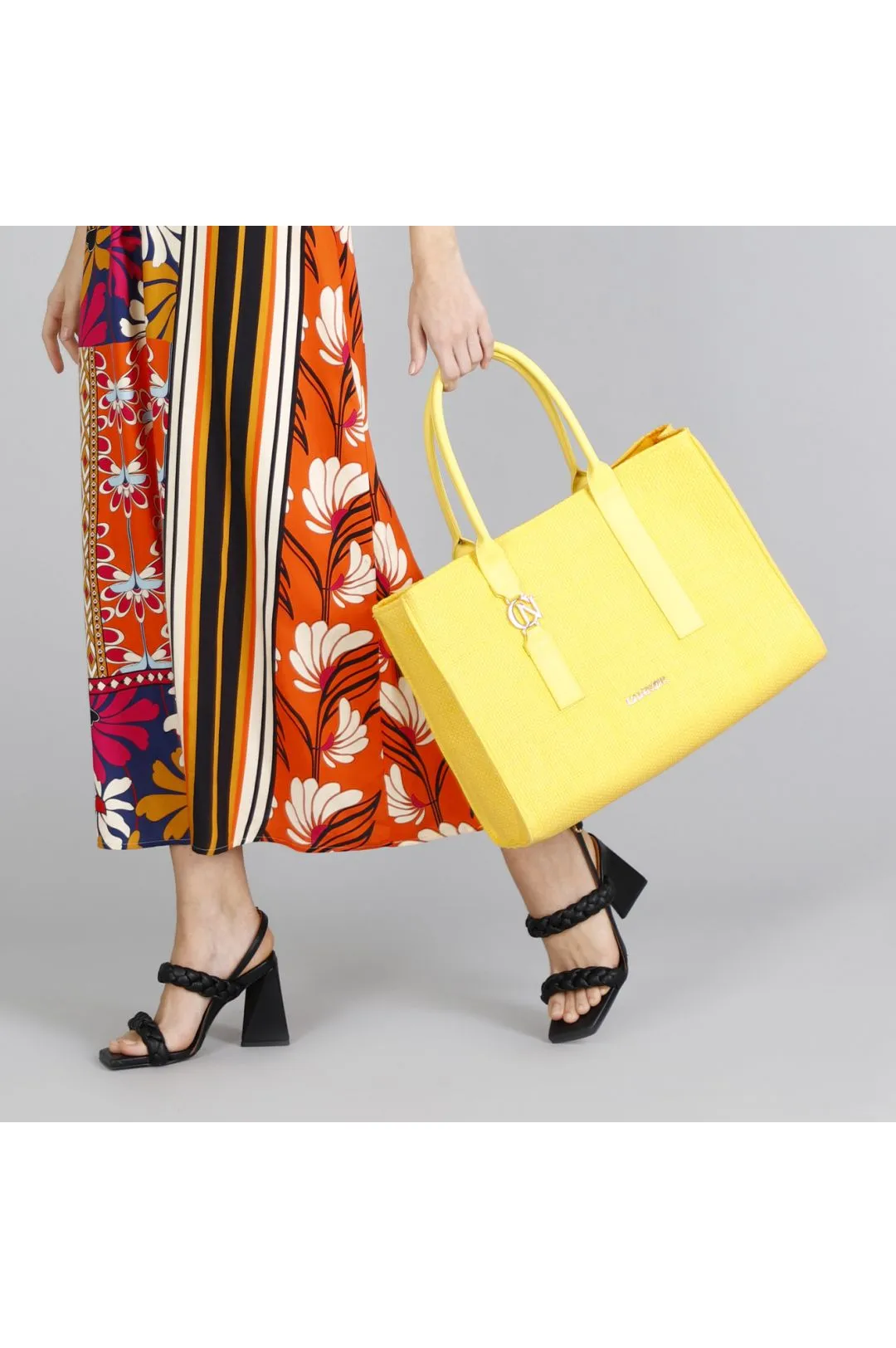borsa squadrata con manici in tono e accessorio cafènoir giallo