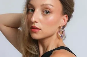 Eleganti orecchini pendenti con strass, ART1049, multicolore