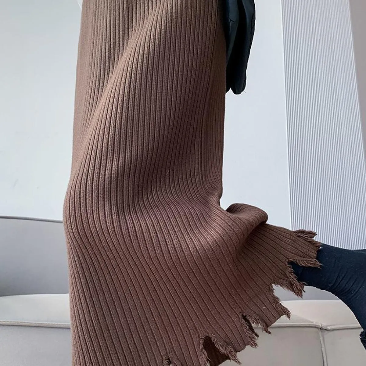 Gonne longuette lavorate a maglia da donna, comode e semplici, dritte, eleganti da ufficio, tutte abbinate, con nappe, design ch