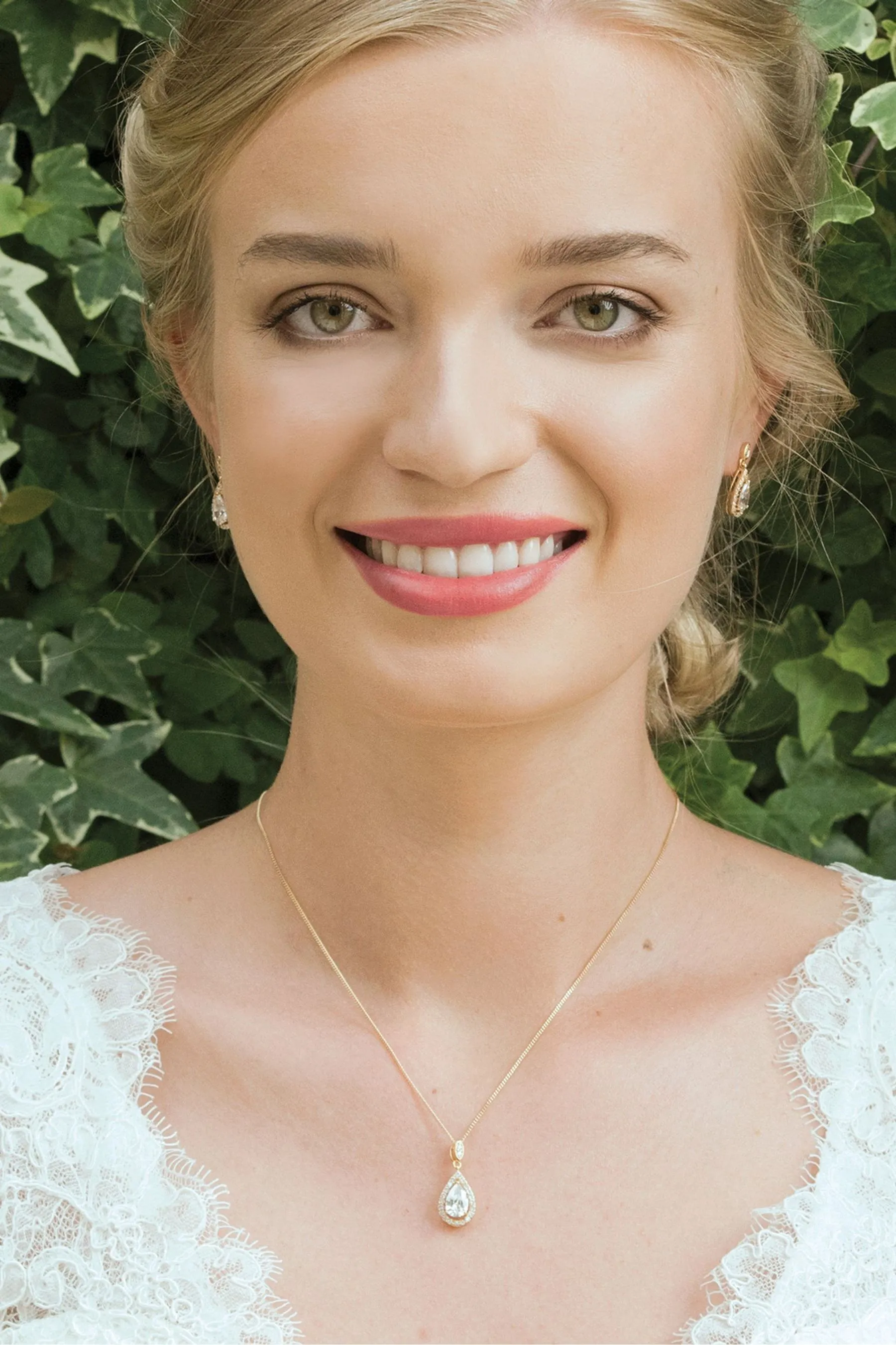 Ivory & Co Belmont - Orecchini a goccia con cristalli