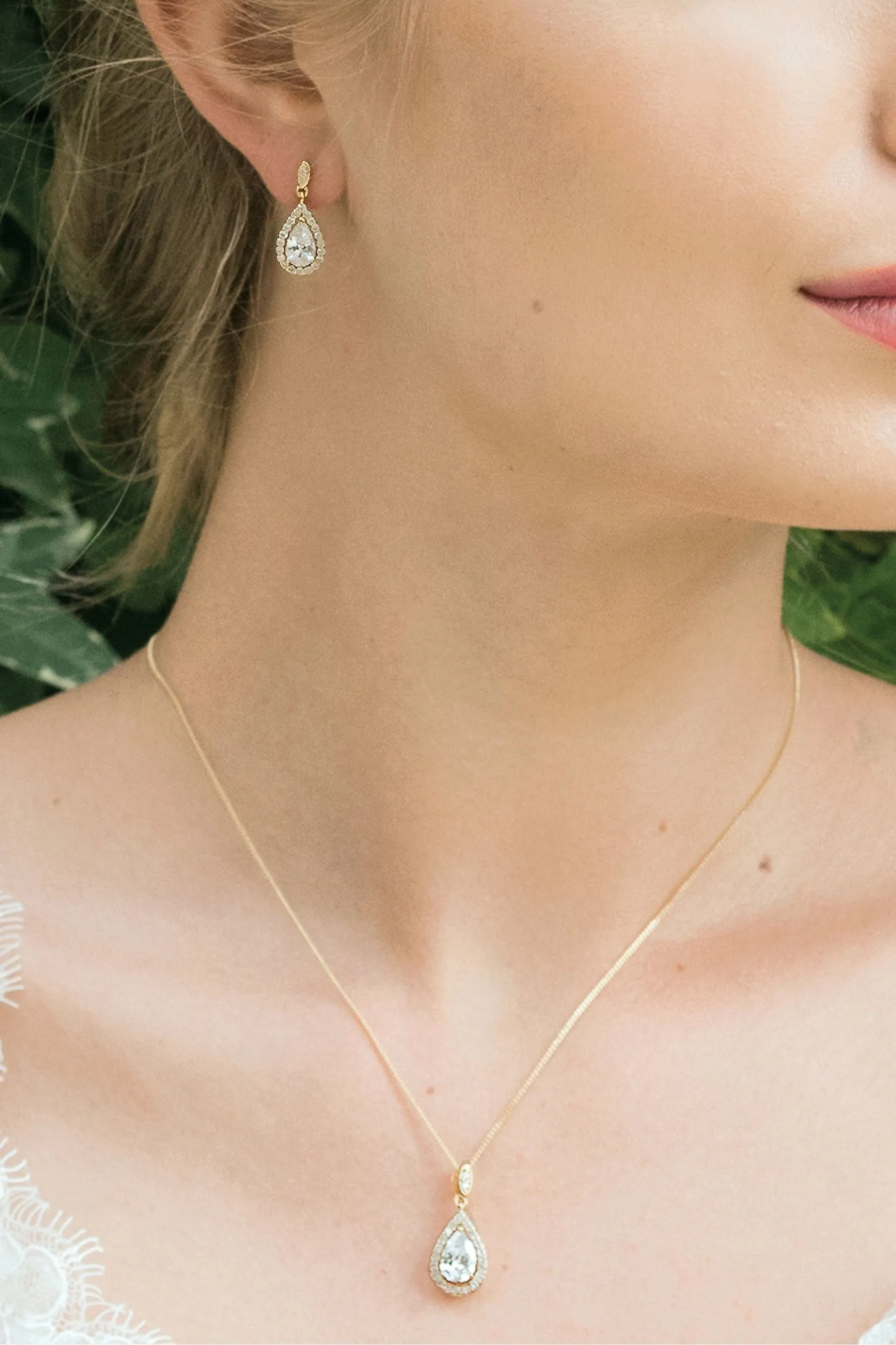 Ivory & Co Belmont - Orecchini a goccia con cristalli