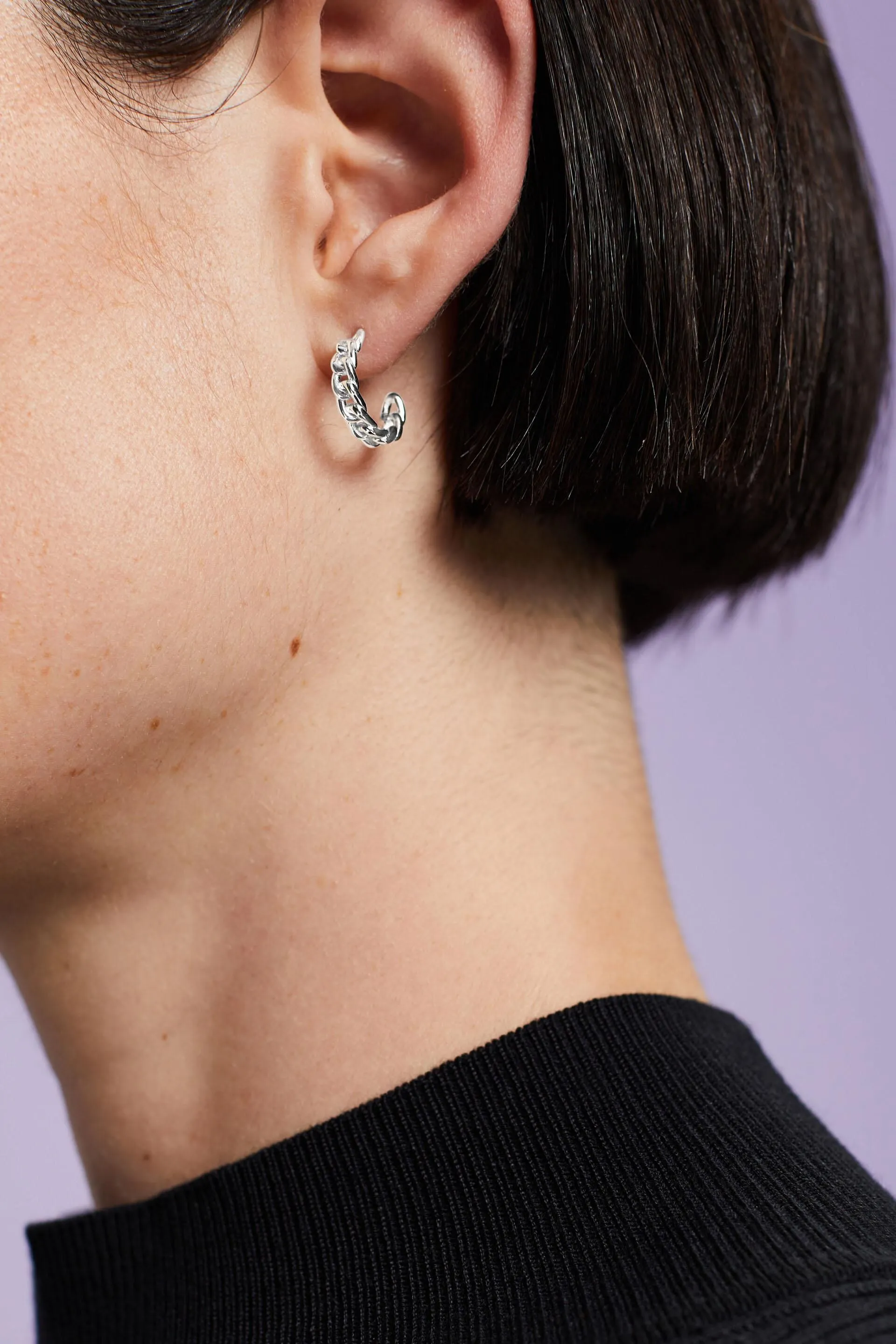 Mini orecchini creoli a catena in argento sterling