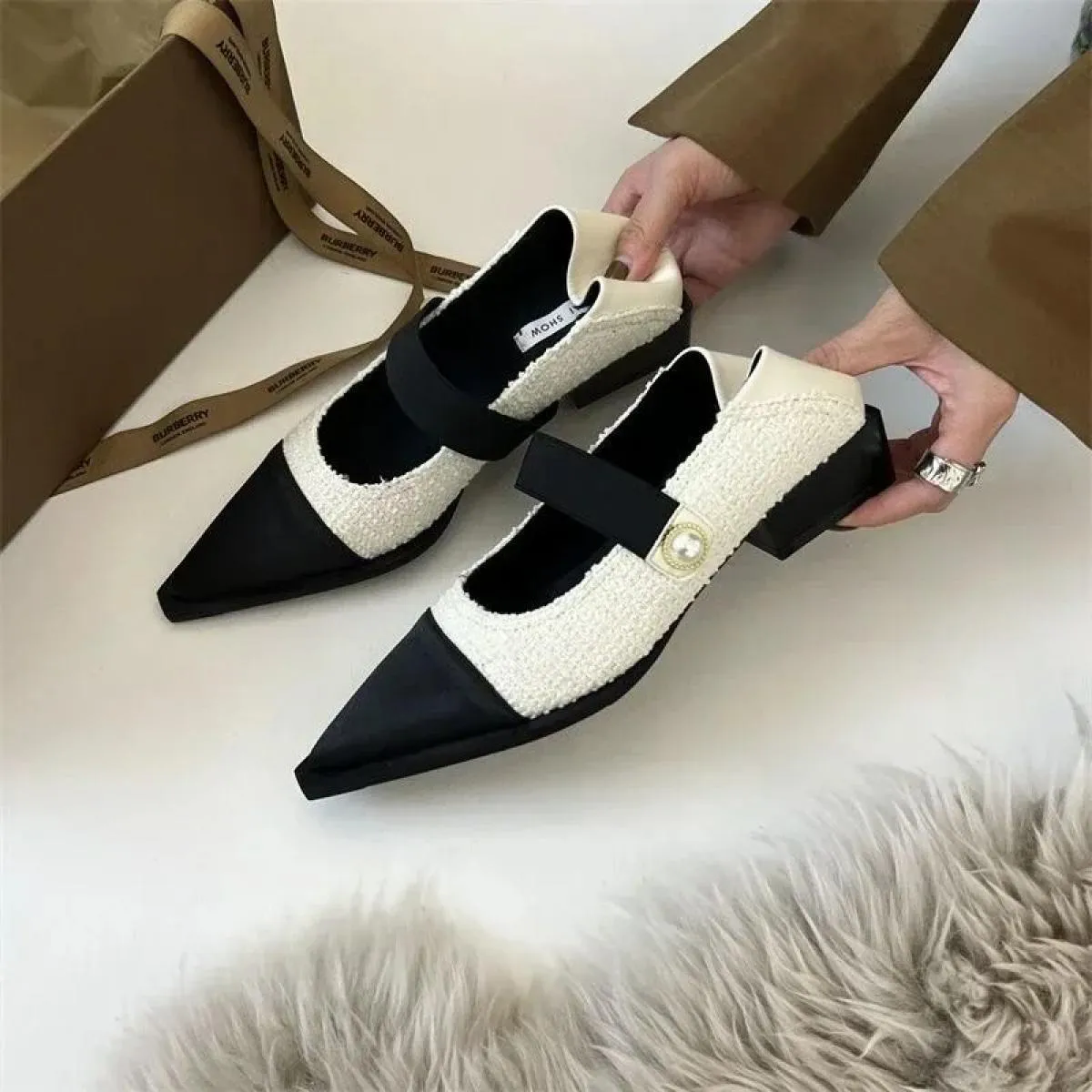 Moda tacco basso nuove 2024 primavera rete rossa scarpe singole pantofole tacco basso scarpe da donna scarpe da viaggio scarpe d