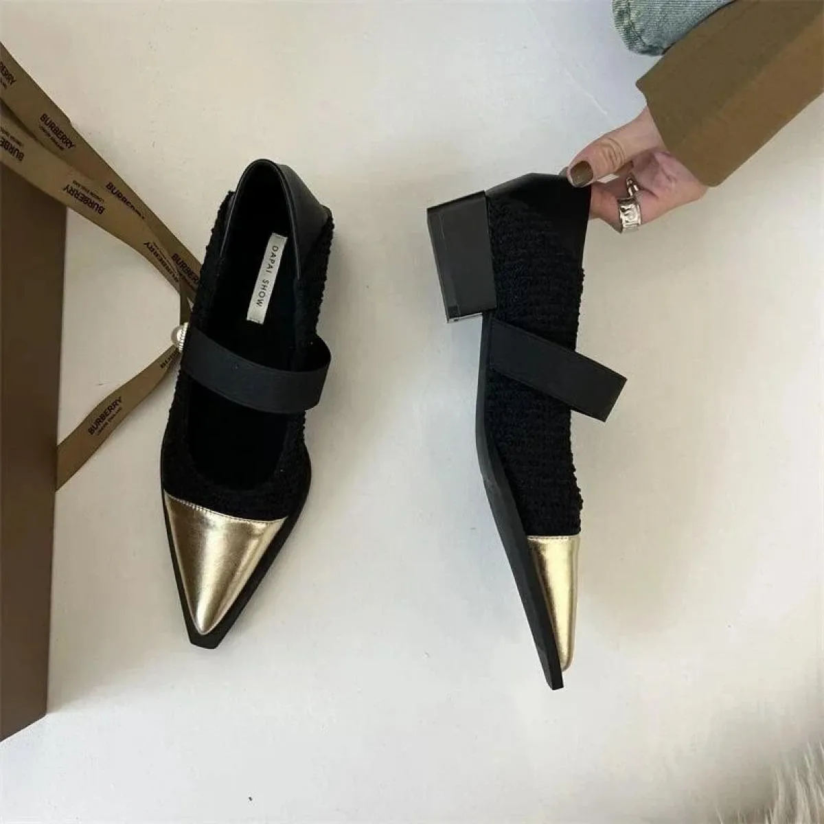 Moda tacco basso nuove 2024 primavera rete rossa scarpe singole pantofole tacco basso scarpe da donna scarpe da viaggio scarpe d
