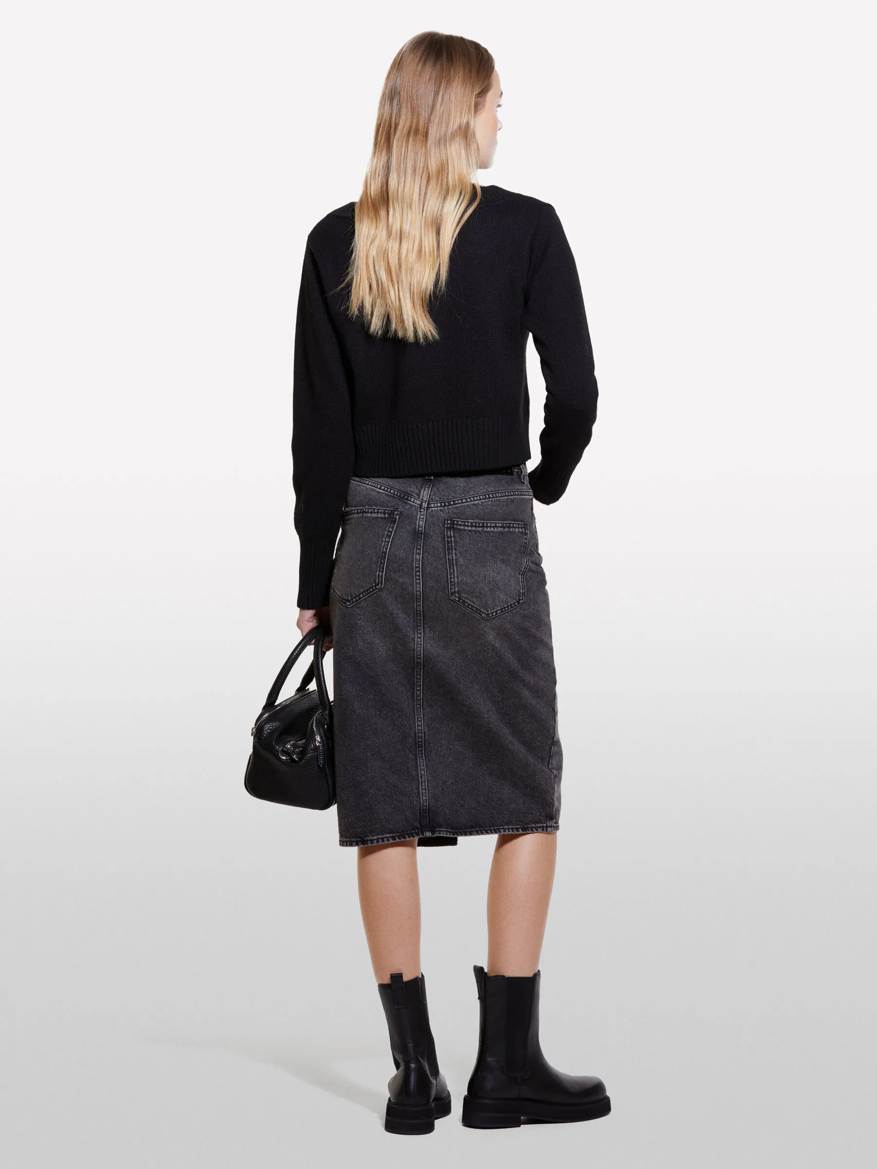 Nuovi arrivi      Cardigan nero con pizzo