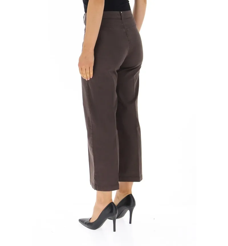 Pantalone con bottoni