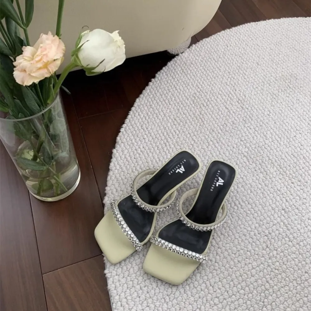 Pantofole francesi con tacco sottile e temperamento, scarpe da fata, 2024, nuova estate, abbigliamento esterno, scarpe col tacco