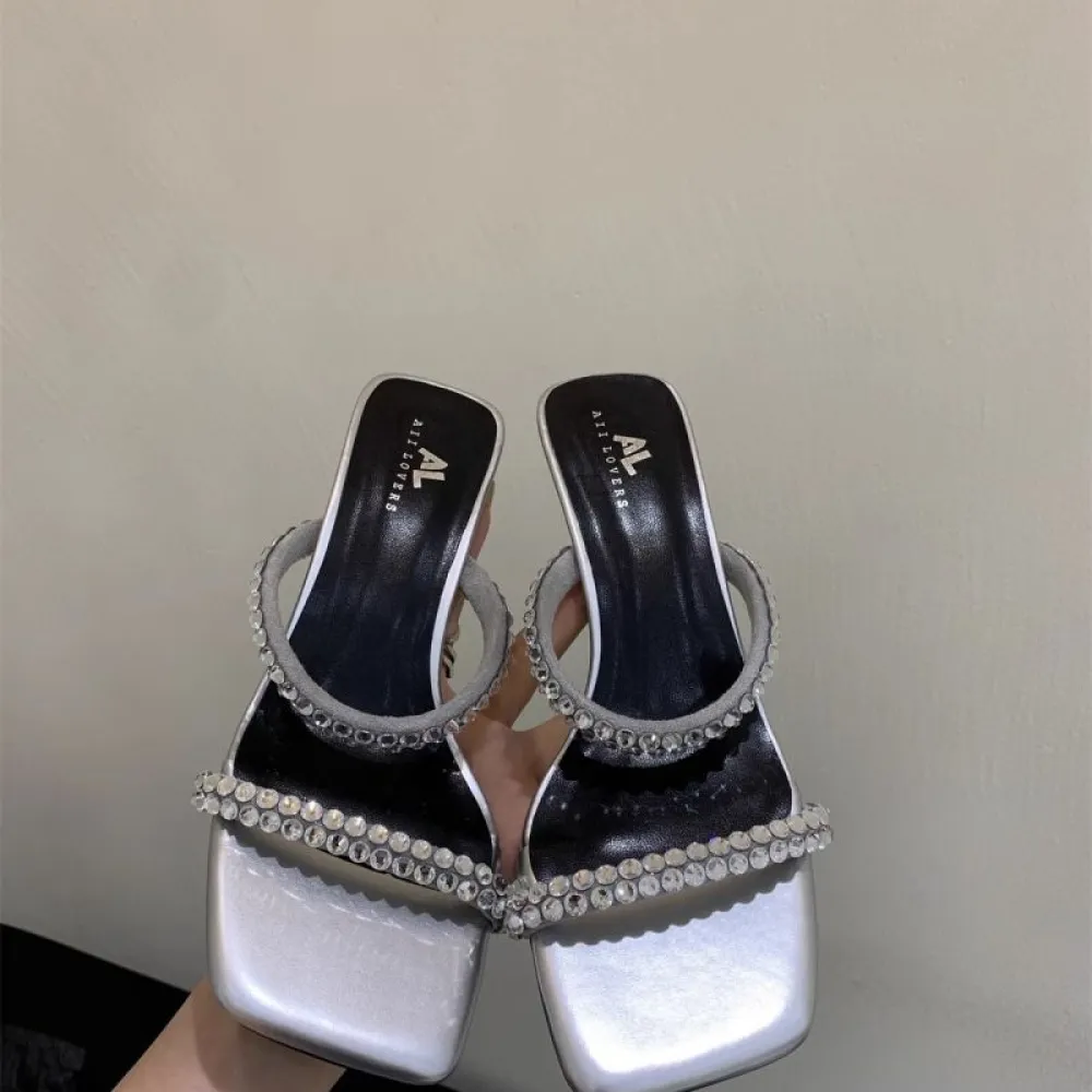 Pantofole francesi con tacco sottile e temperamento, scarpe da fata, 2024, nuova estate, abbigliamento esterno, scarpe col tacco
