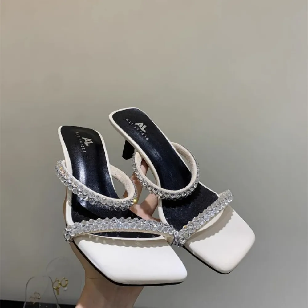 Pantofole francesi con tacco sottile e temperamento, scarpe da fata, 2024, nuova estate, abbigliamento esterno, scarpe col tacco