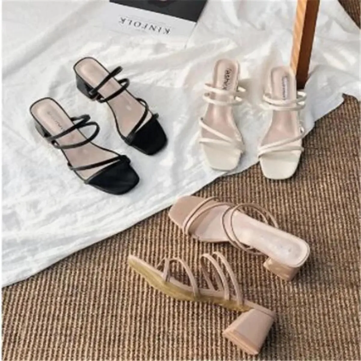 Sandali da donna Tacchi quadrati da donna Eleganti pantofole estive All'esterno Ciabatte femminili in pelle intrecciate 2023 Mod