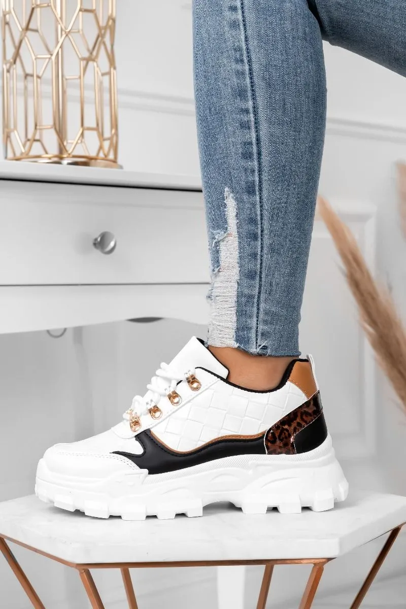 Sneakers bianche con inserti leopard e ganci oro
