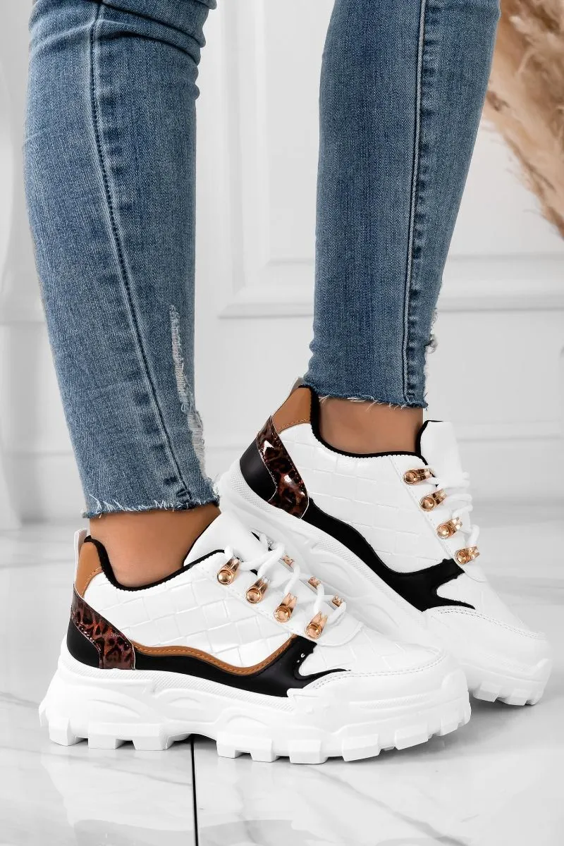 Sneakers bianche con inserti leopard e ganci oro