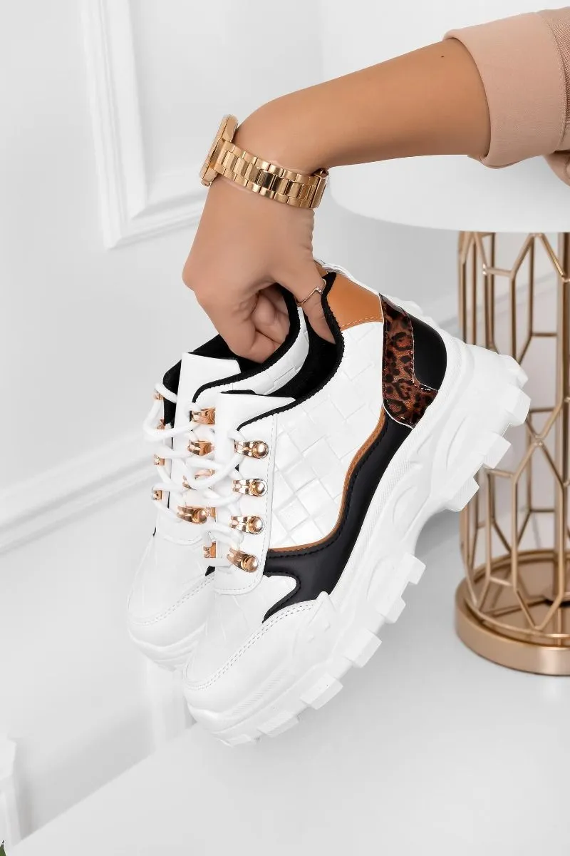 Sneakers bianche con inserti leopard e ganci oro