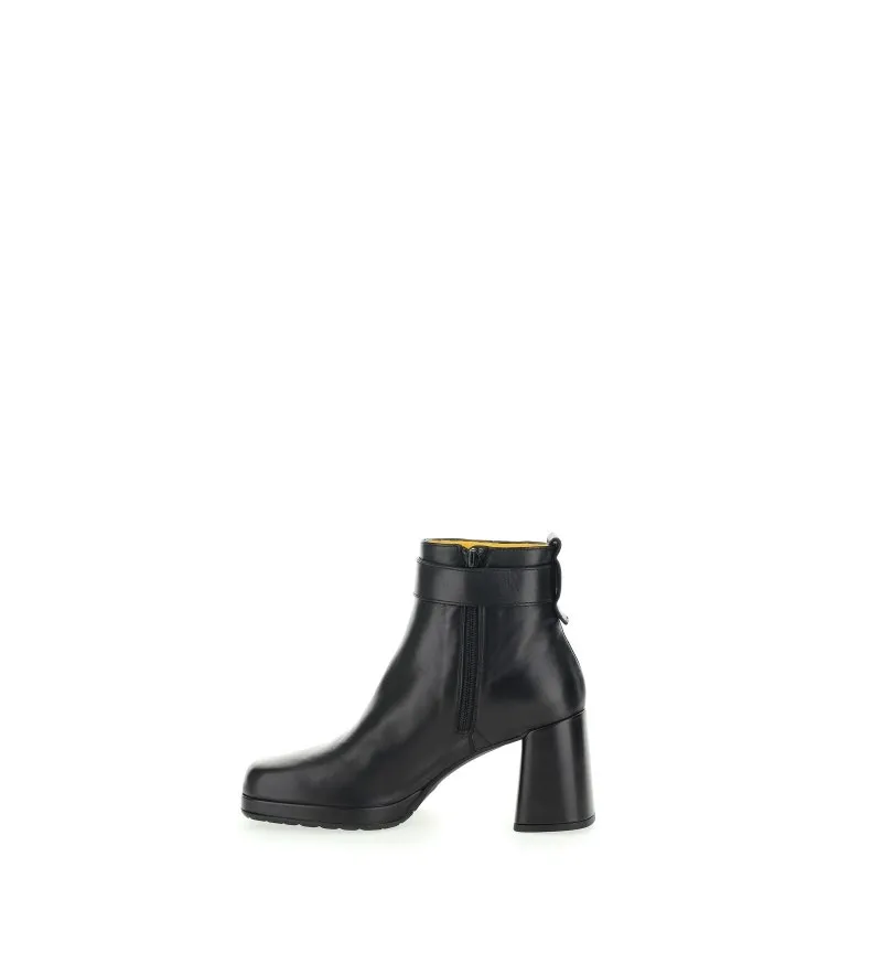 Stivaletto in pelle