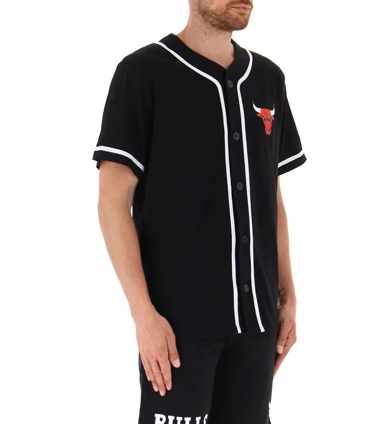 T-shirt con bottoni